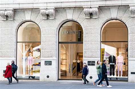 versace fifth avenue|Versace becomes the latest company to ditch Fifth .